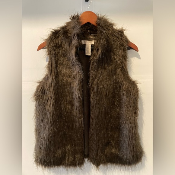 NWOT!! Kenar Dark Brown Shaggy Faux Fur Vest - Picture 1 of 4